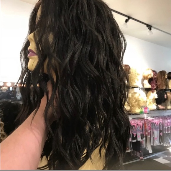 Wig sale wavy BLACK Swisslace lacefront wig main image 4